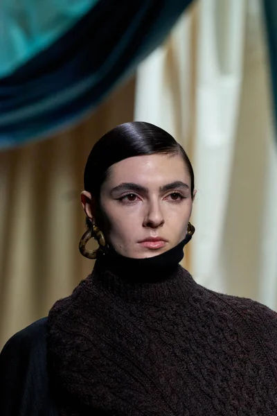 Look 84